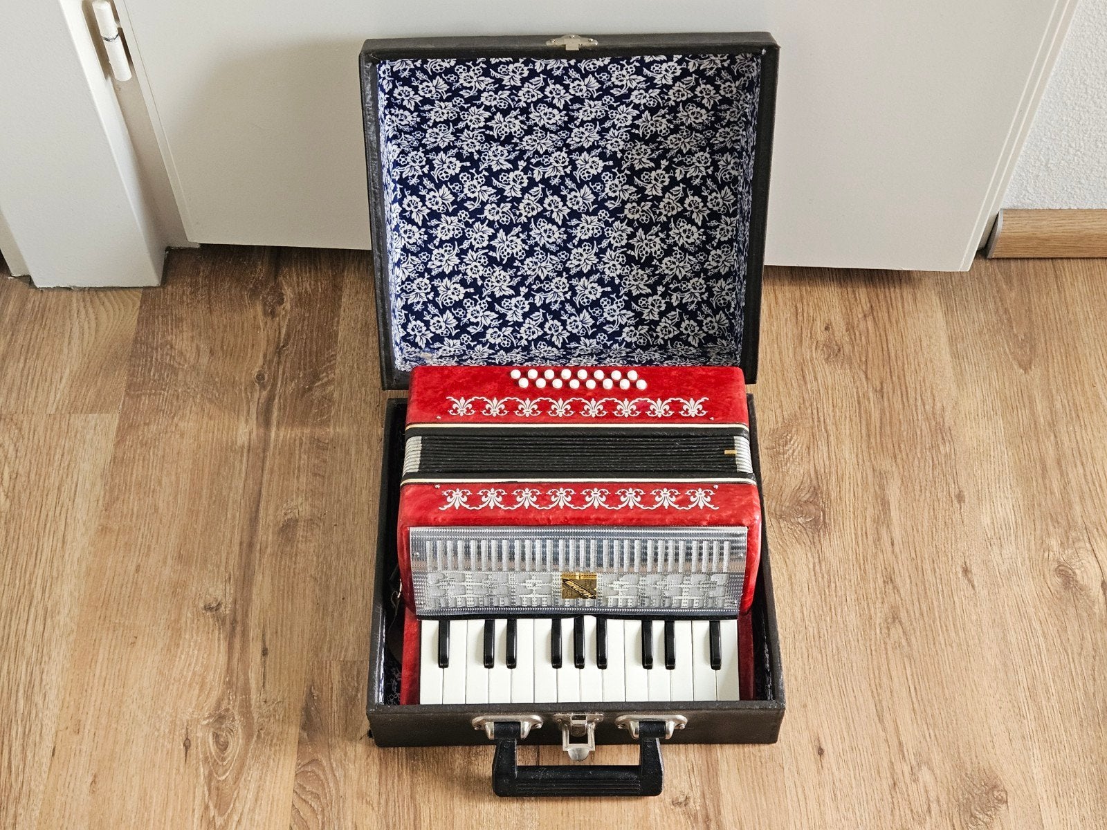 Accordeon Malysch 16 bas met defect incl. k, Overige merken, Gebruikt, Overige formaten, Met koffer