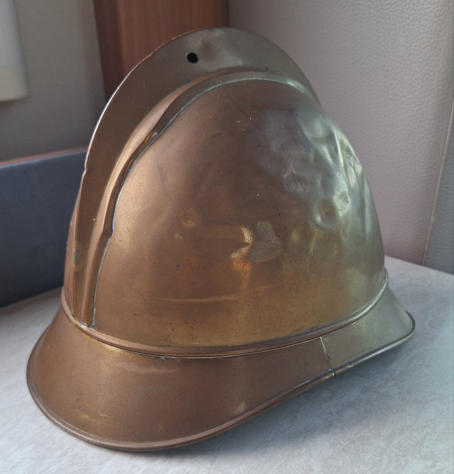 Antieke Zwitserse brandweerhelm ., Ophalen of Verzenden, Overige soorten, Overige gebieden, Helm of Baret