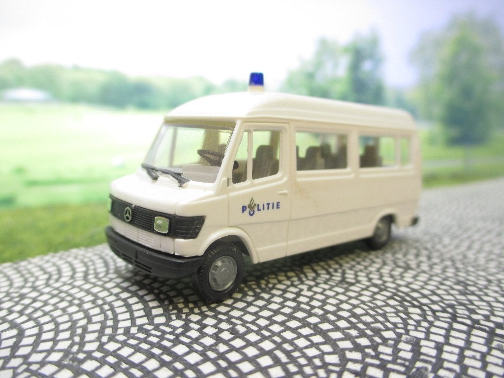 Mercedes Benz 207D Hochdach - Herpa POLITIE, Ophalen of Verzenden, Zo goed als nieuw, Bus of Vrachtwagen, Herpa