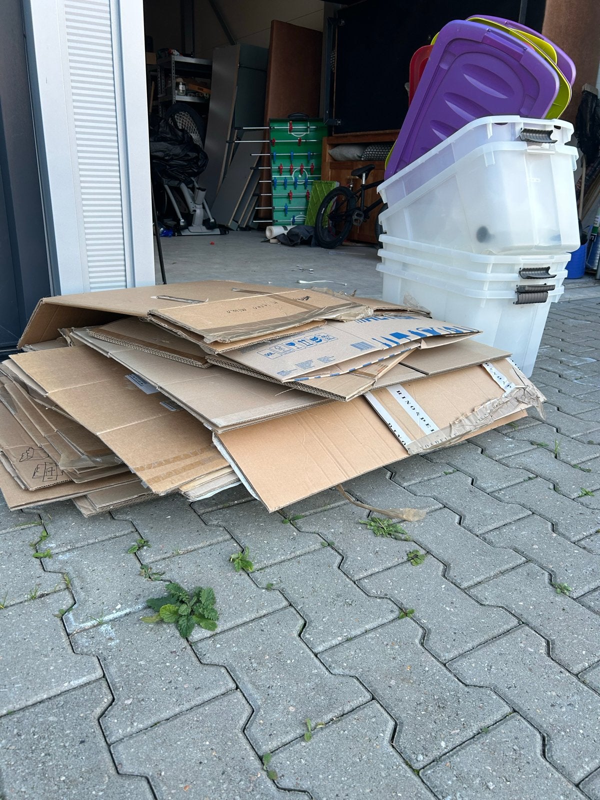 24 verhuisdozen en 5 plastic opbergbakken, Ophalen of Verzenden, Gebruikt, Kunststof
