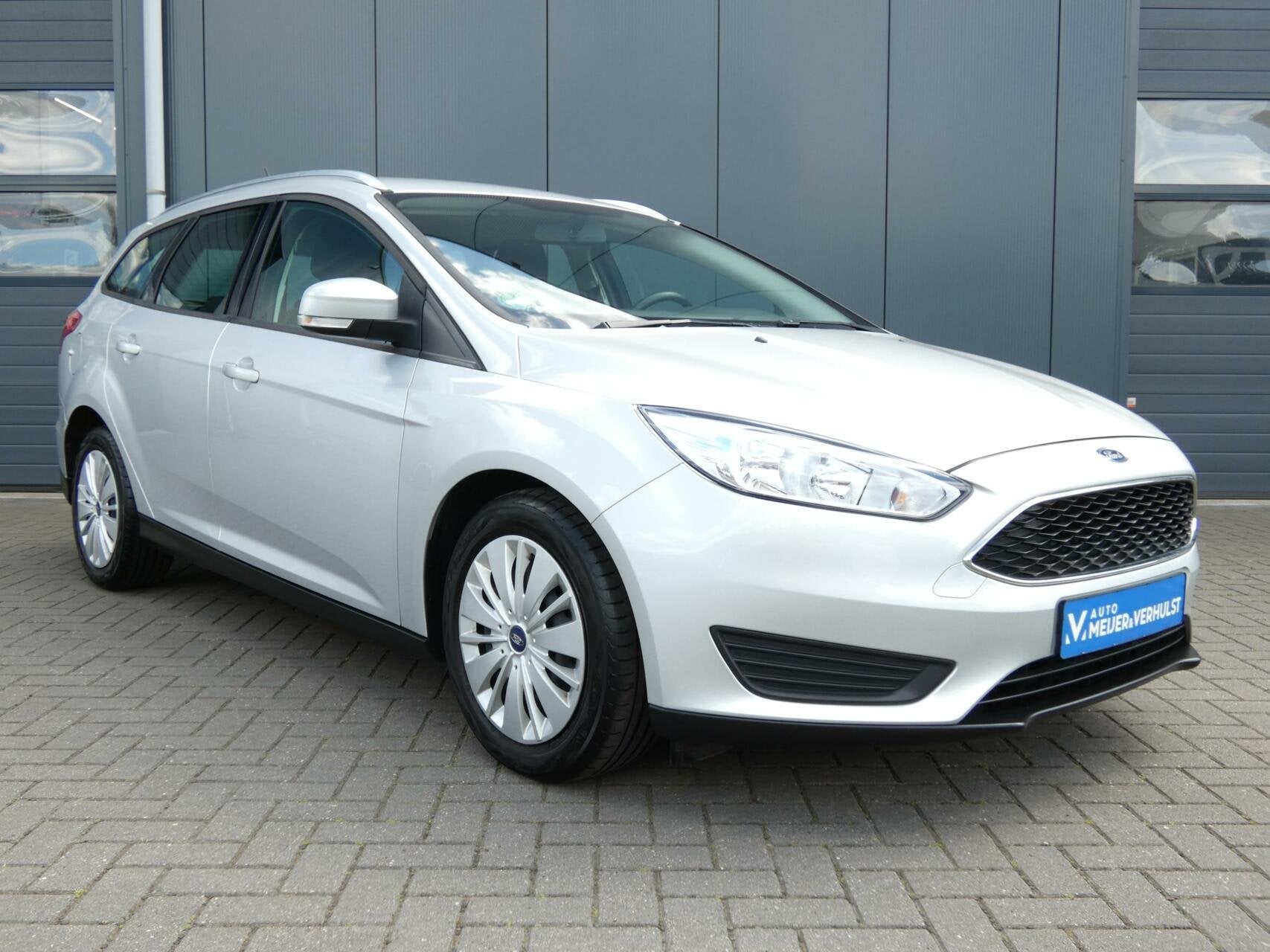Ford Focus Wagon 1.0 100 PK Trend | AIRCO | 124000 KM!, Auto's, Gebruikt, Zwart, Handgeschakeld, USB