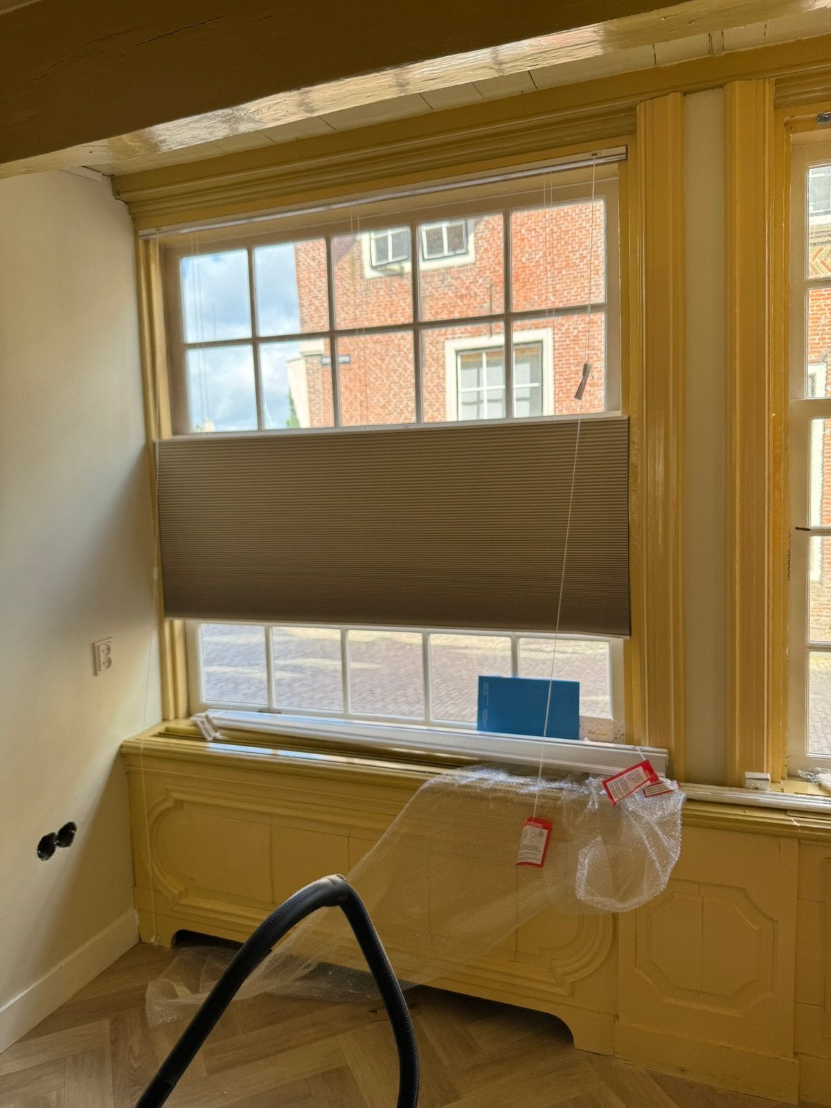 Plisse gordijnen verduisterend beige., Huis en Inrichting, Stoffering | Gordijnen en Lamellen, Ophalen, Beige, 150 tot 200 cm