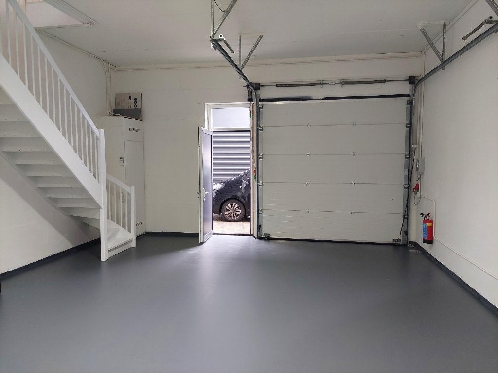 Verhuur bedrijfspand (kantoor en opslag ruimte) 62+62m2, Zakelijke goederen, 124 m², Huur, Bedrijfsruimte