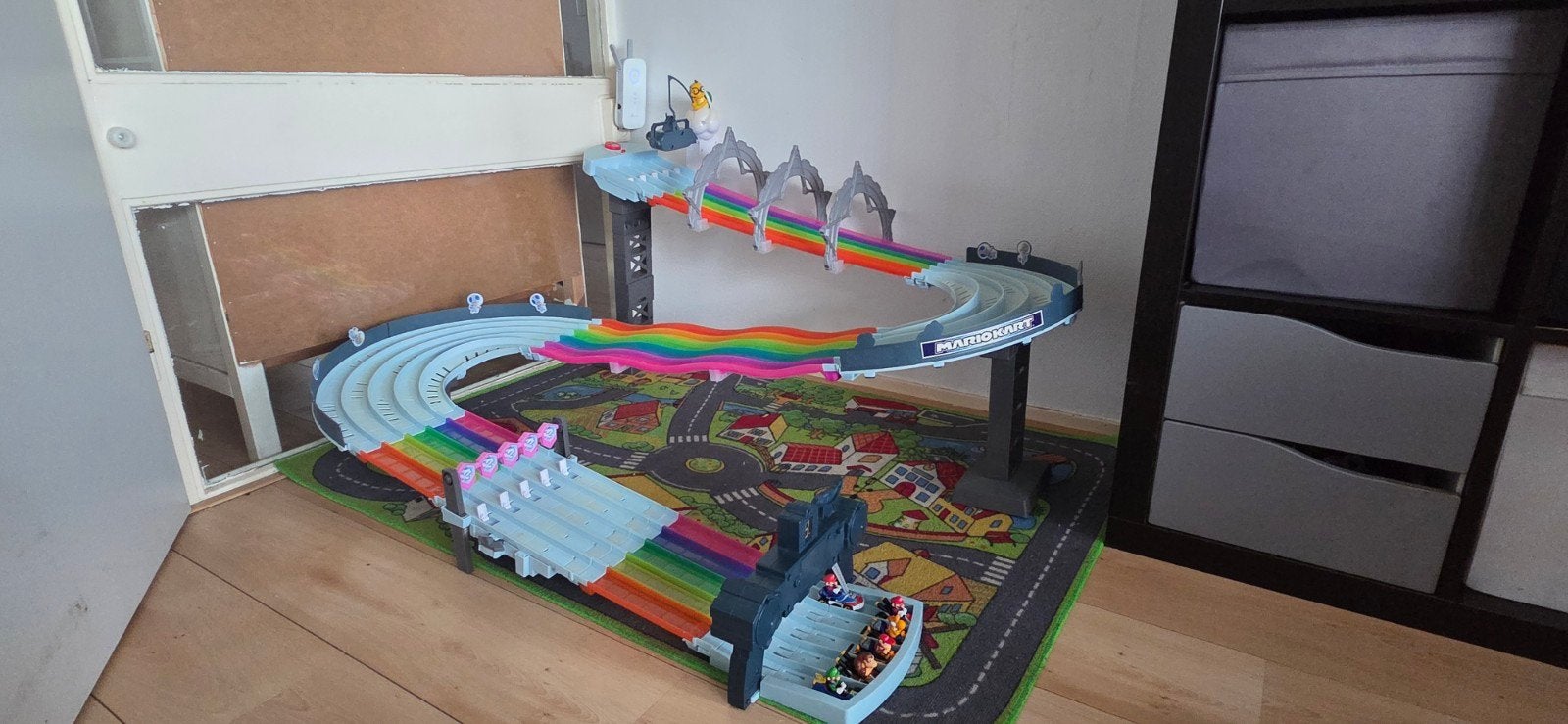 Hot Wheels Mario Kart Regenboogbaan met 6 auto's, Ophalen, Racebaan, Zo goed als nieuw, Hot Wheels