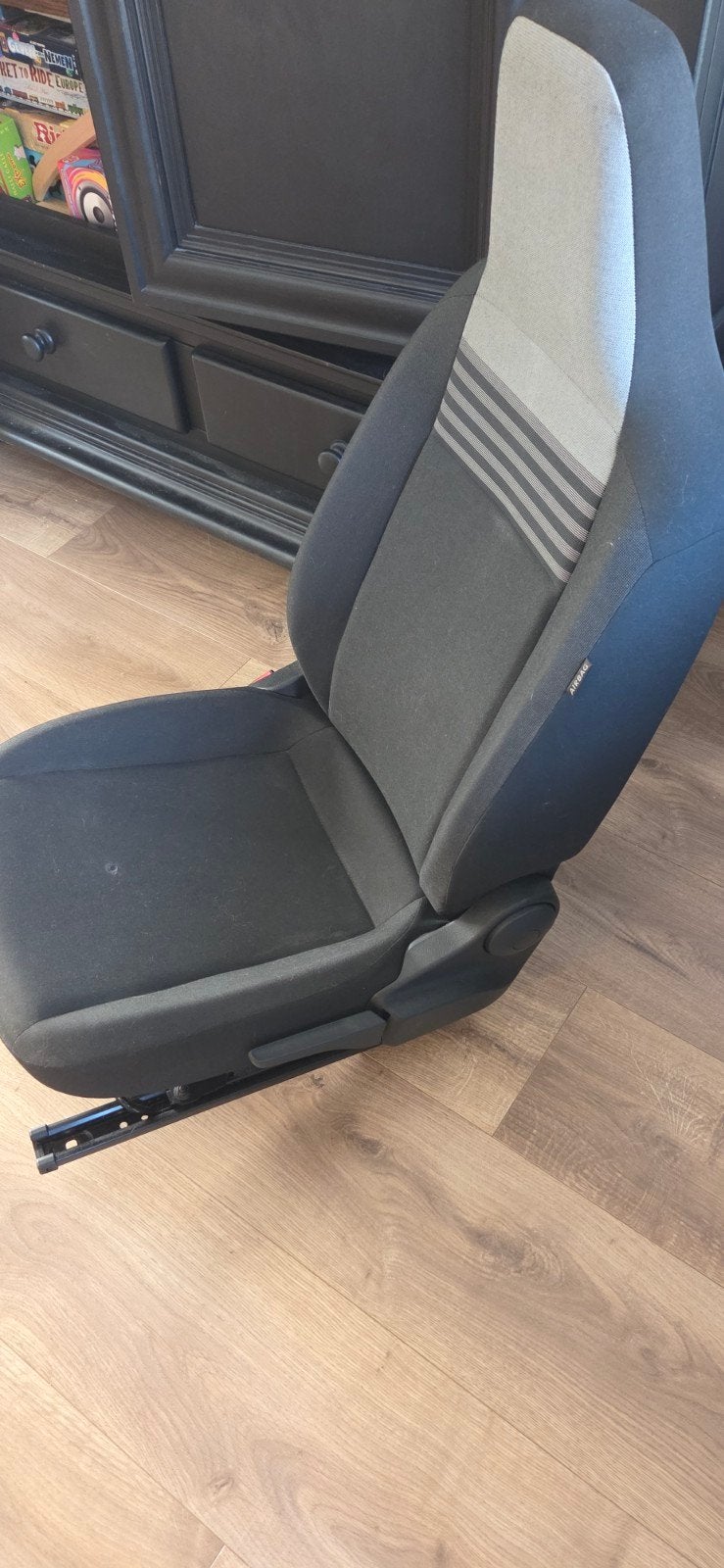 Foto 3 van VW Up! linker voorstoel 2021 met airbag - kleine schade