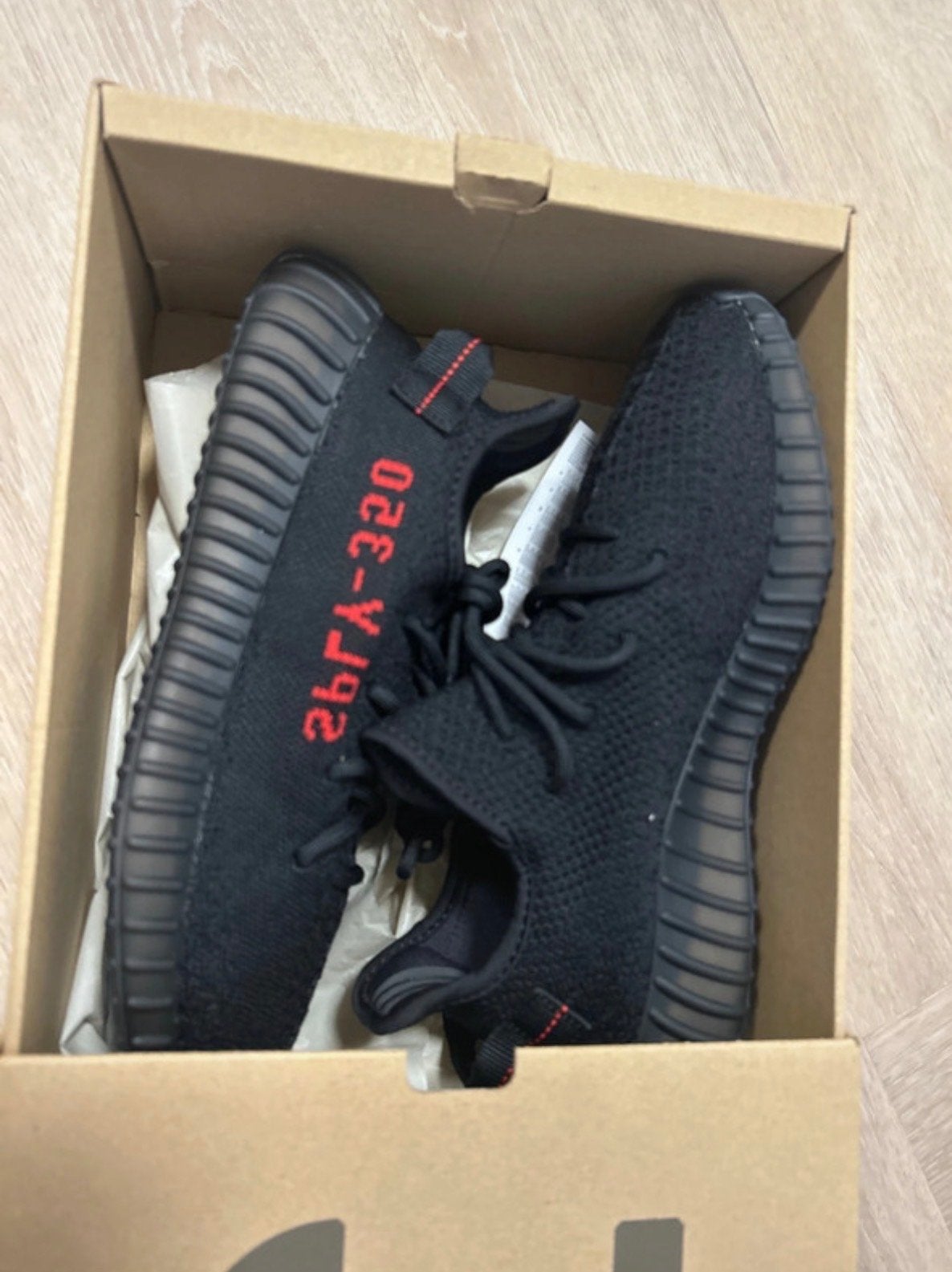 Adidas Yeezy Boost 350 V2 Core Black Red - Nieuw, Kleding | Heren, Schoenen, Ophalen, Nieuw, Zwart, Sneakers of Gympen