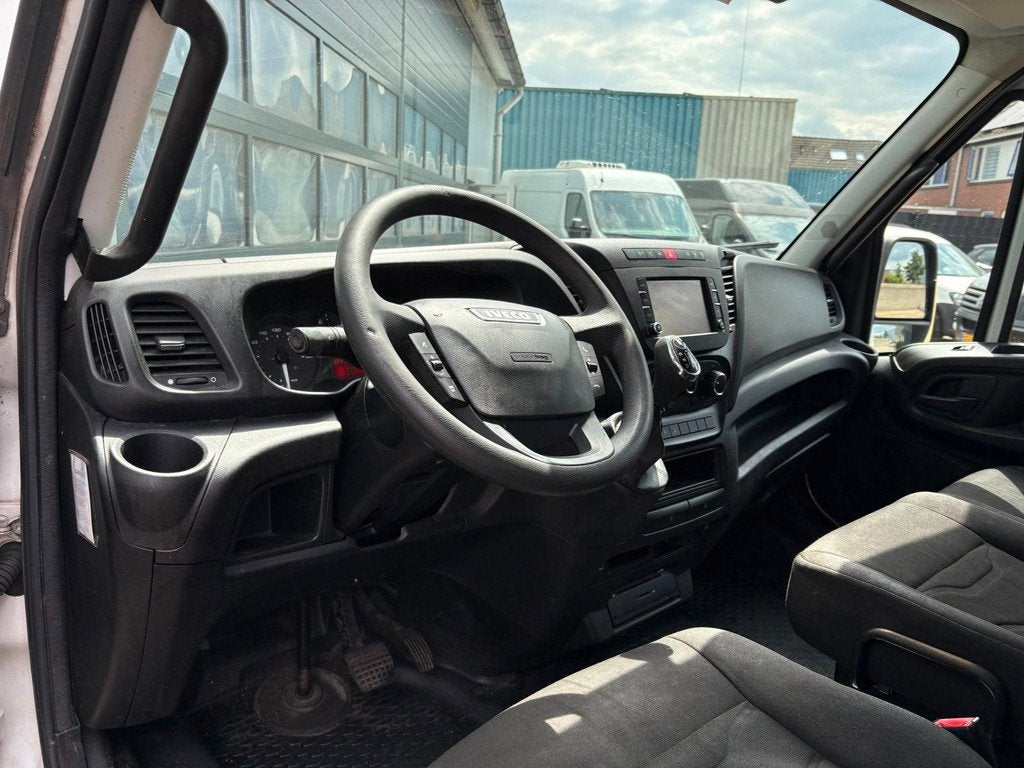 Iveco Daily 35S13V 2.3 127pk Autom. Kühlkasten L3H2 TREKHAA, Auto's, Euro 5, Gebruikt, Zwart, Iveco
