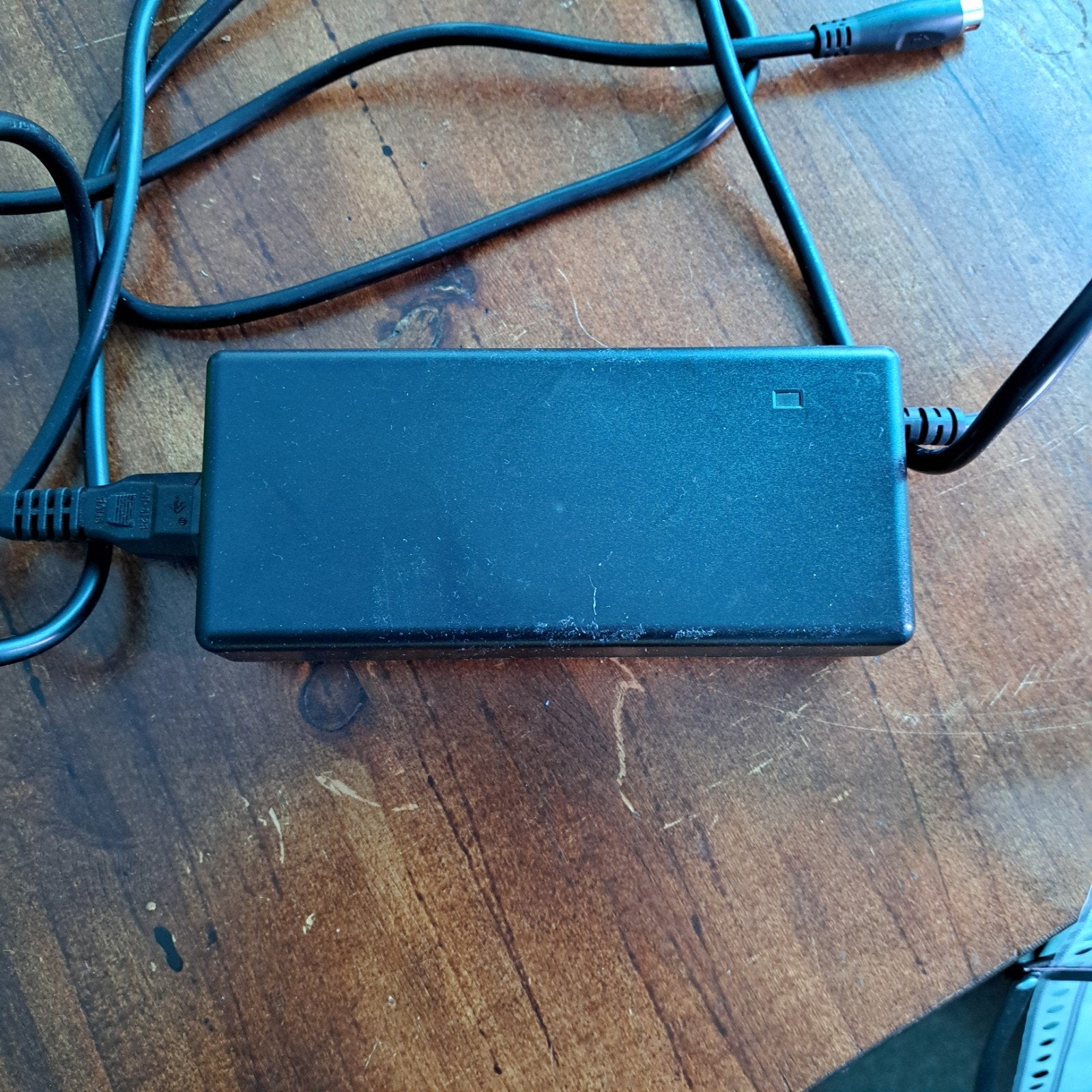 Oplader voor stella fiets 36 volt, Ophalen of Verzenden, Gebruikt