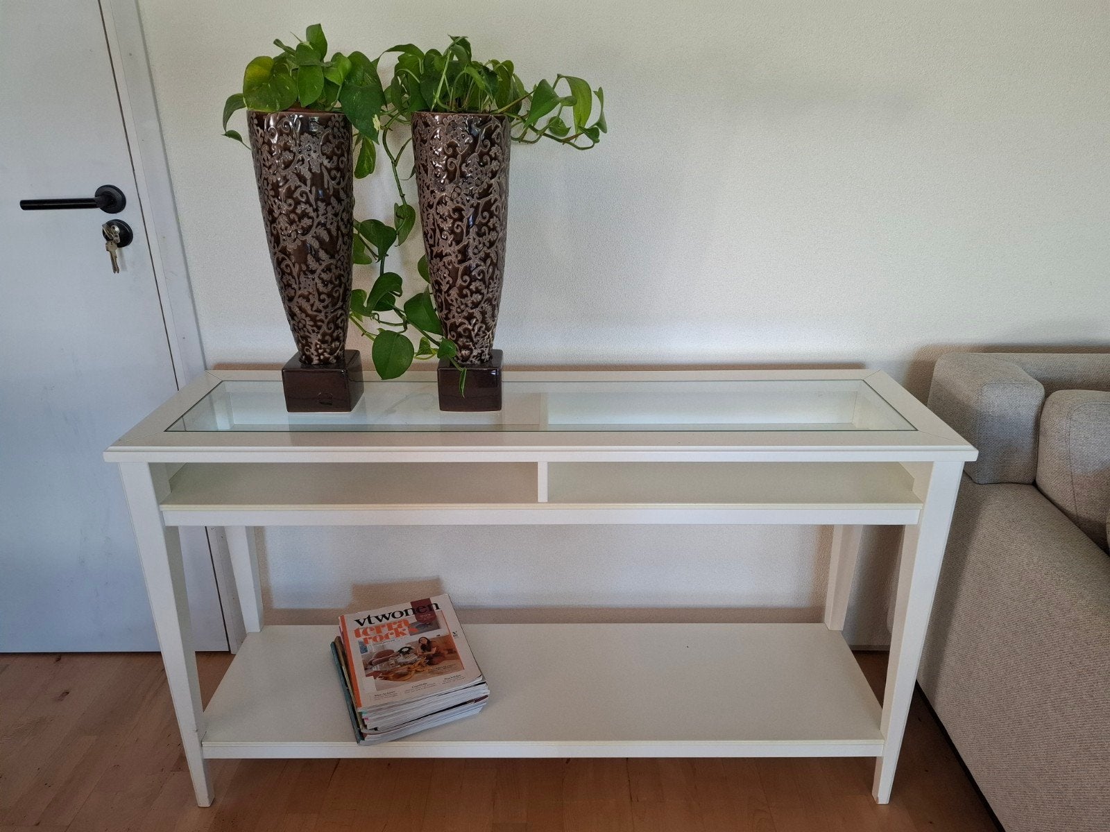 Sidetable tafel wit ikea met glasplaat liatorp, Ophalen of Verzenden, Gebruikt