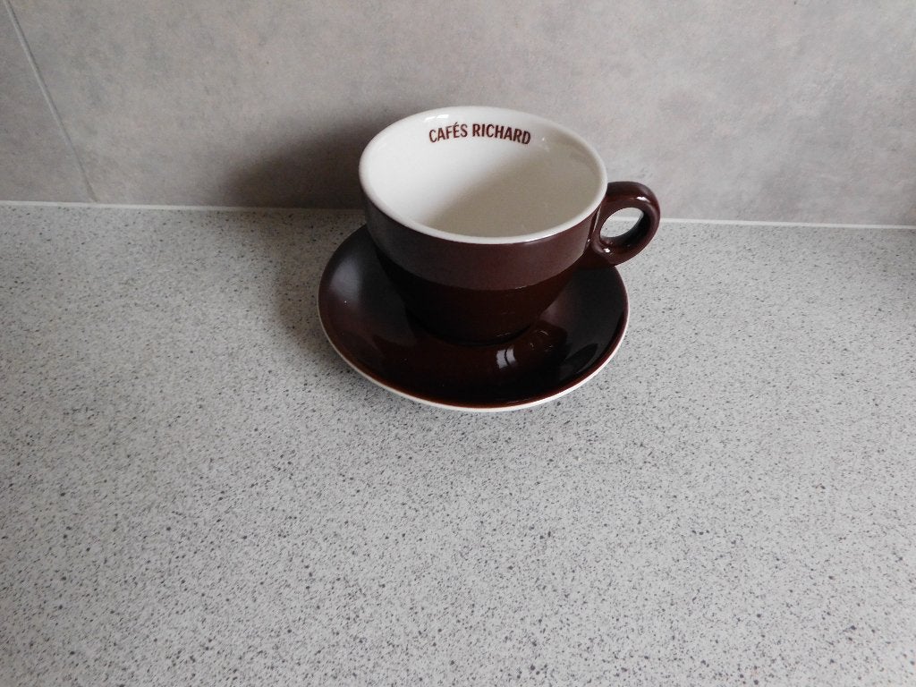 Kop en schotel Cappuccino Bruin Cafés Richard Paris, Ophalen of Verzenden, Zo goed als nieuw, Overige stijlen, Kop(pen) en/of Schotel(s)