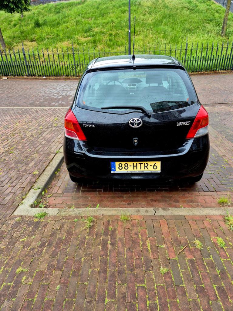 Toyota Yaris 1.0 12V Vvt-i 5DR Terra 2009 Zwart, Voorwielaandrijving, 40 €/maand, 750 kg, Zwart