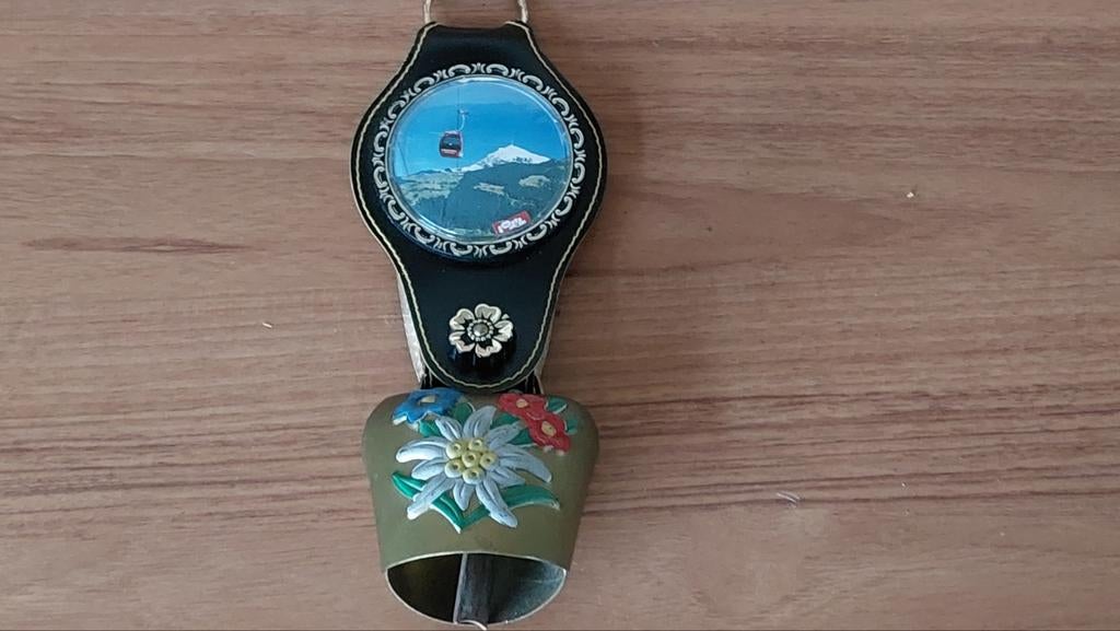 Koebel, Tirol, Oostenrijk, met fleurige alpenbloemdecoratie, Ophalen of Verzenden