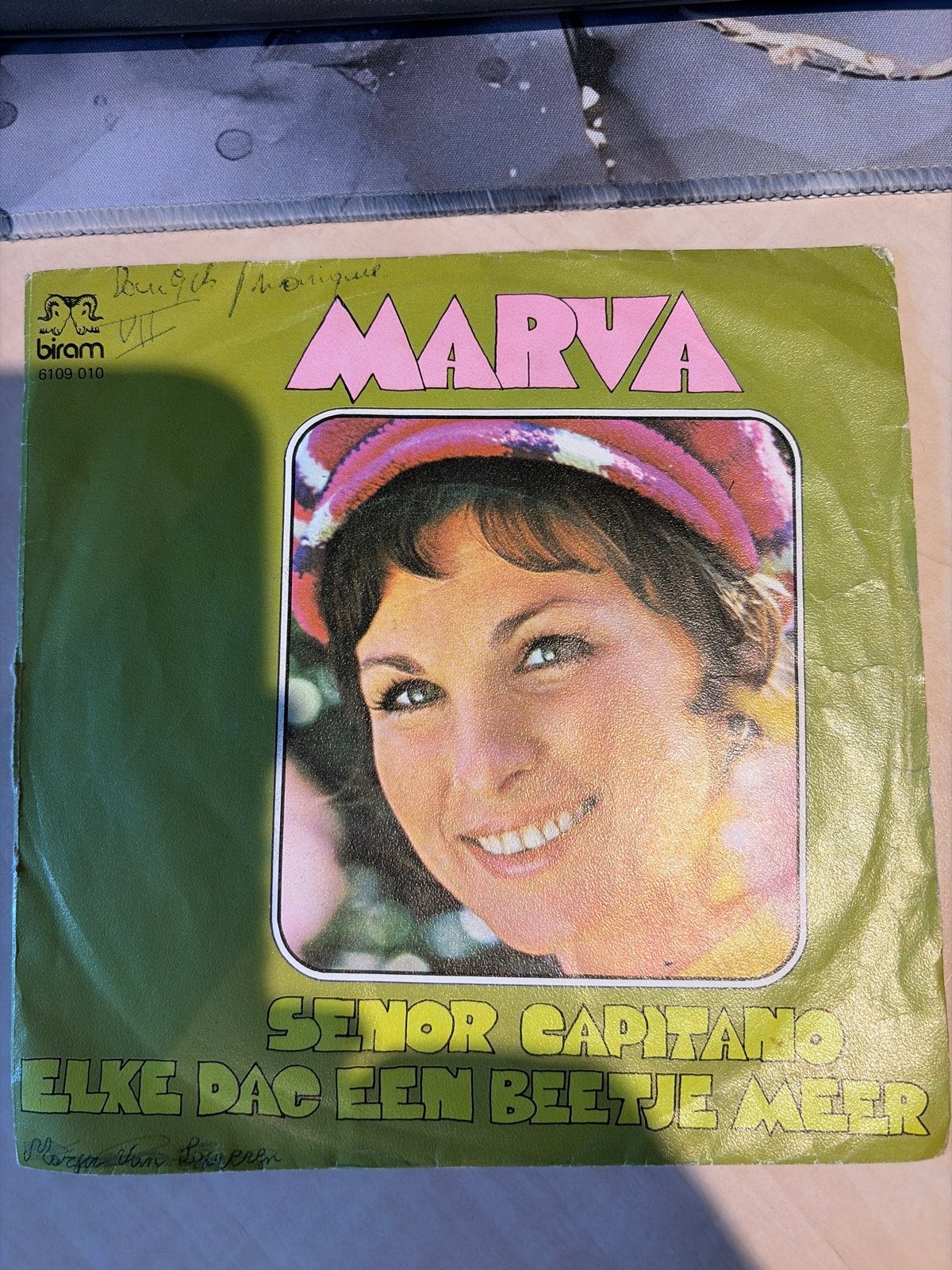 Marva - Senor Capitano / Elke Dag Een Beetje Meer (Single), Gebruikt, 7 inch, EP, Nederlandstalig