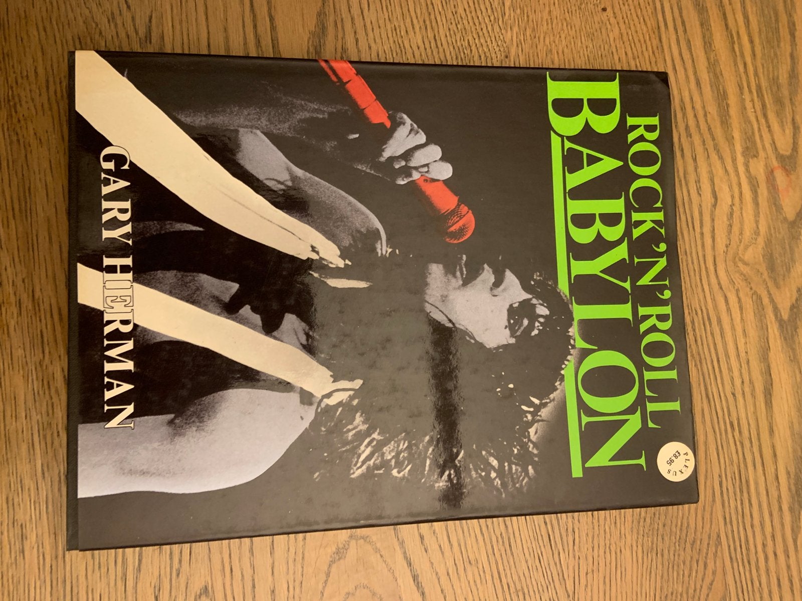 Rock ‘n’ roll Babylon by Gary Herman, Boeken, Ophalen of Verzenden, Zo goed als nieuw, Artiest
