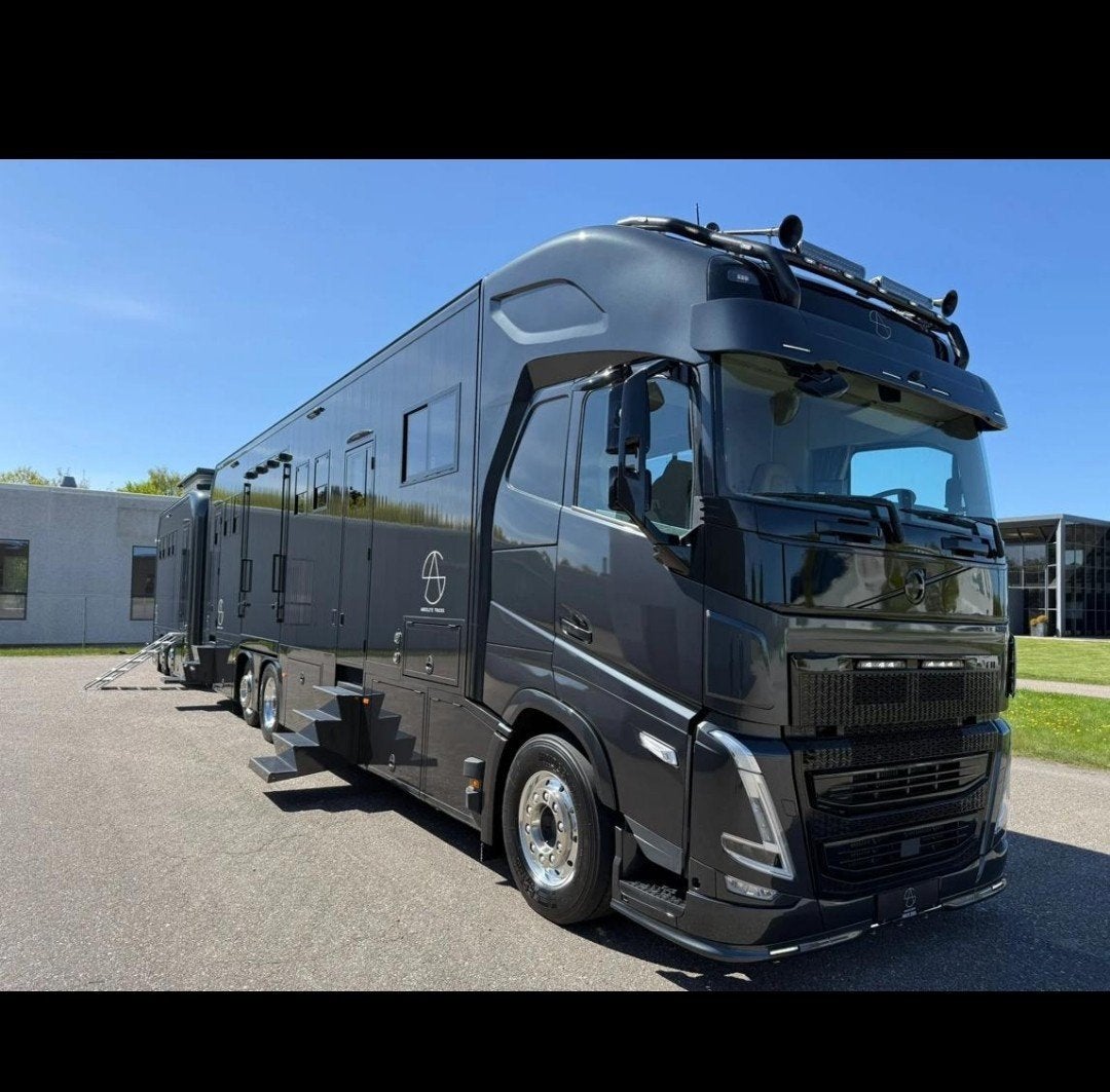 Paardenvrachtwagen voor 2/3 paarden met grote living gezocht, Ophalen, Gebruikt, Overige materialen
