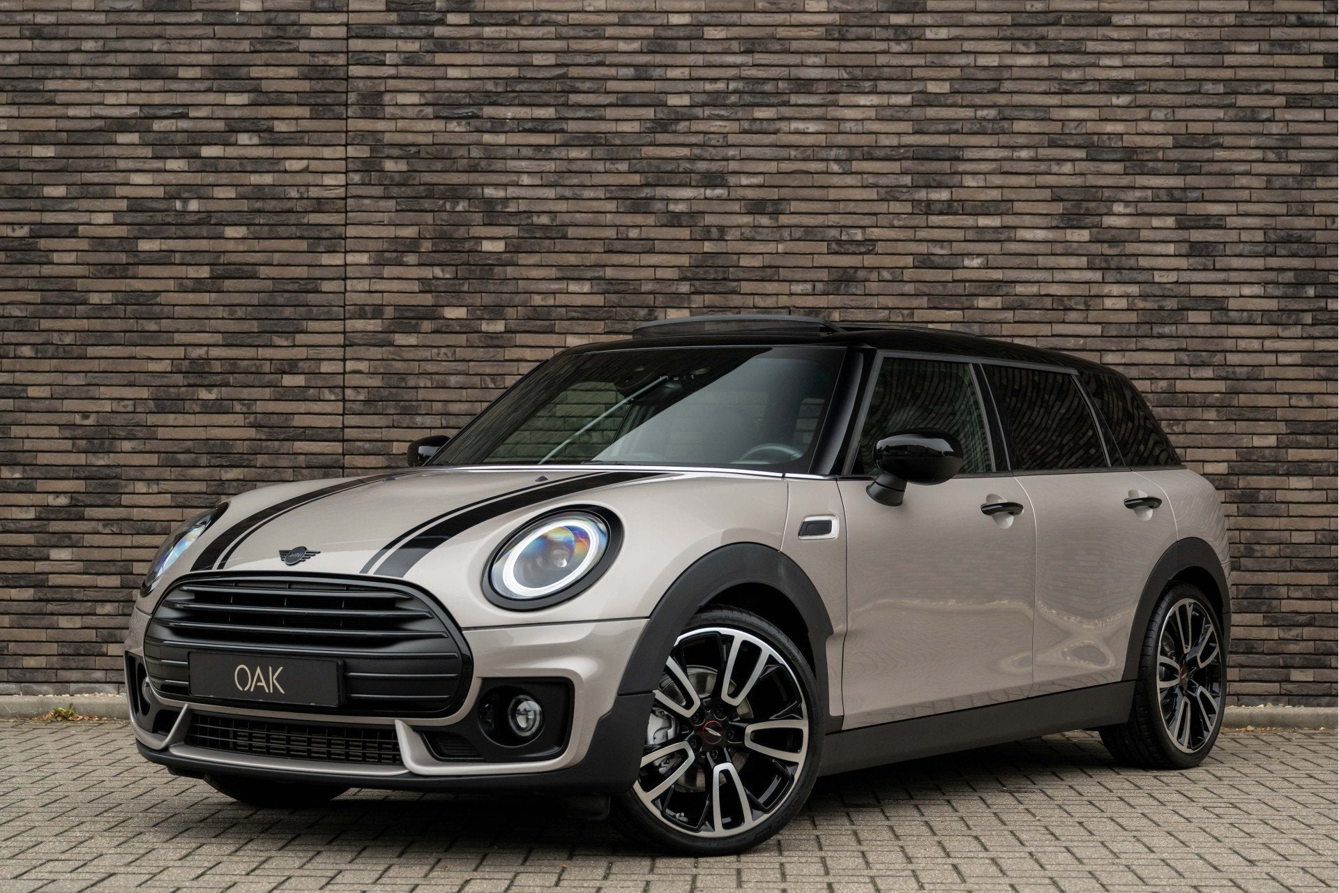 MINI Clubman 1.5 Cooper Aut. | JCW-Trim | Navi | Panorama |, Auto's, 136 pk, Gebruikt, Verwarmde buitenspiegels, Leder