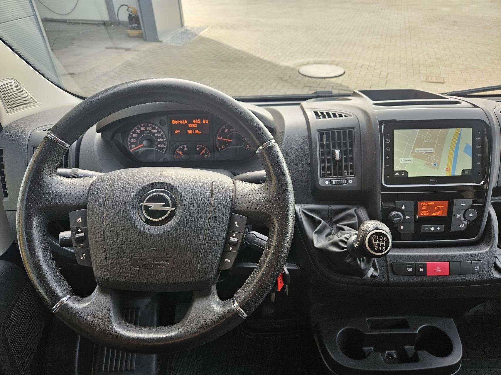Opel Movano 2.2D L2H2 Airco Camera Trekhaak 3000 kg trekgew, Voorwielaandrijving, Gebruikt, Euro 6, 3000 kg