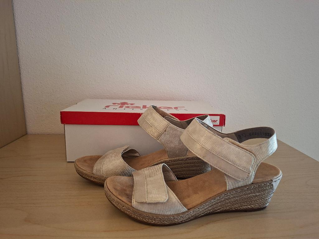 Rieker sandaal maat 37, Kleding | Dames, Schoenen, Overige kleuren, Zo goed als nieuw, Rieker, Sandalen of Muiltjes