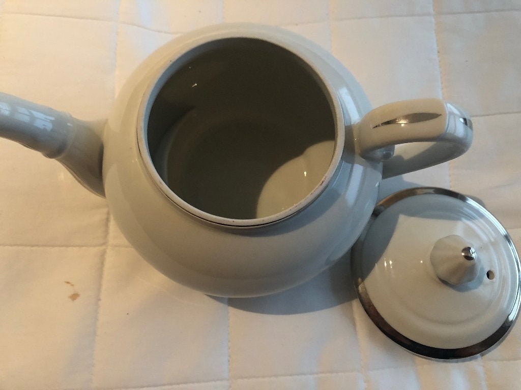 Foto 4 van PILLIVUYT  Prachtige theepot Wit met zilveren rand