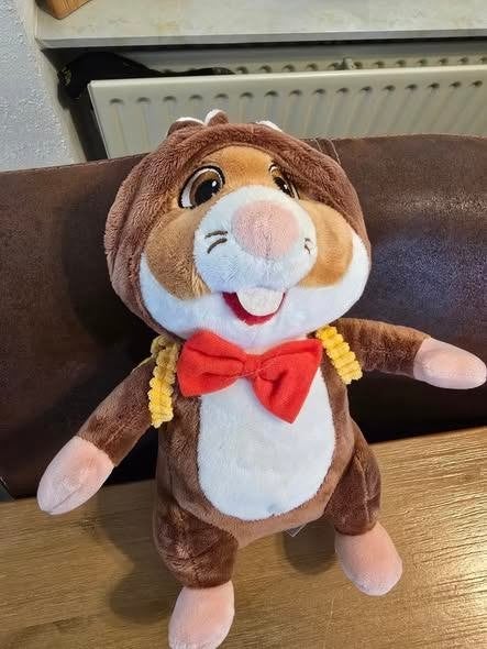 Schattige knuffel konijn met strik en rugzakfunctie, Kinderen en Baby's, Overige merken, Overige karakters, Konijn, Ophalen of Verzenden