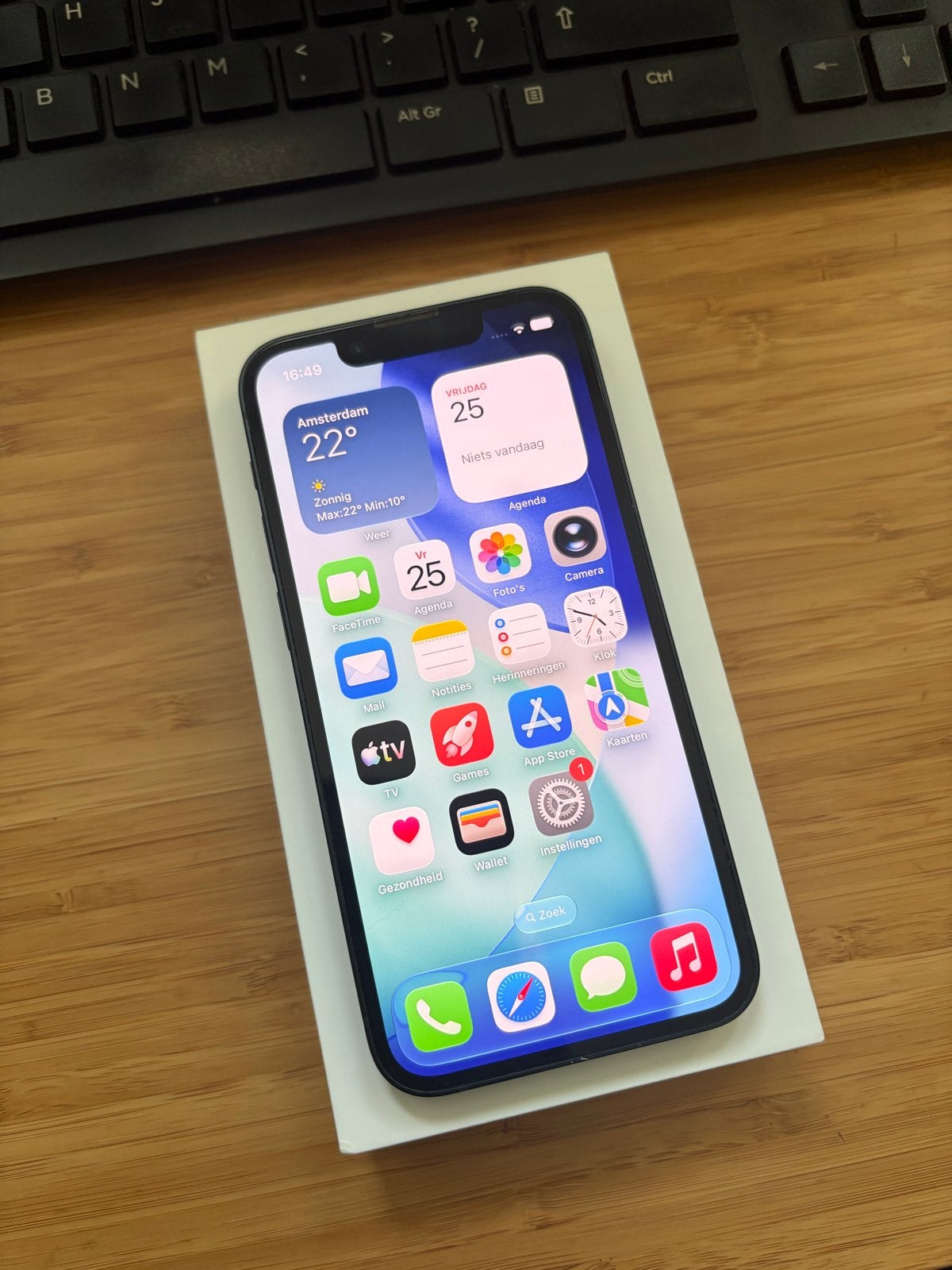iPhone 13 mini