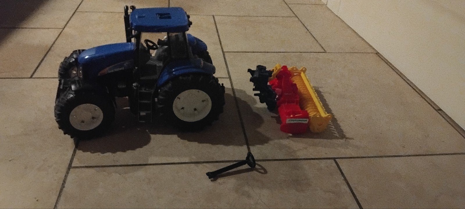 Bruder New Holland Trekker met Aanhanger - Goede Staat, Ophalen of Verzenden, Gebruikt