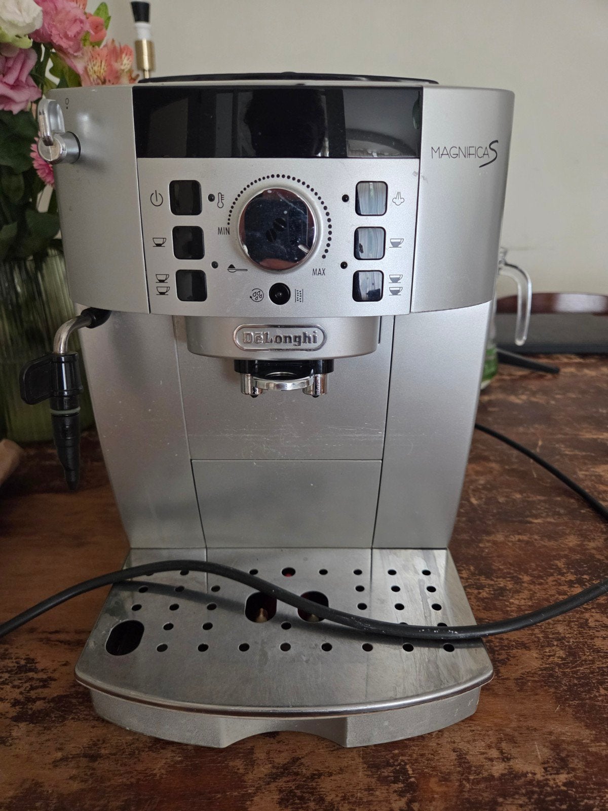 DeLonghi Magnifica S, Witgoed en Apparatuur, Koffiezetapparaten, Gebruikt, Koffiemachine, Afneembaar waterreservoir, Koffiebonen