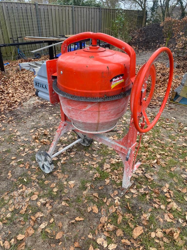 Beton molen te huur, Doe-het-zelf en Verbouw, Betonmolens, Ophalen, Zo goed als nieuw
