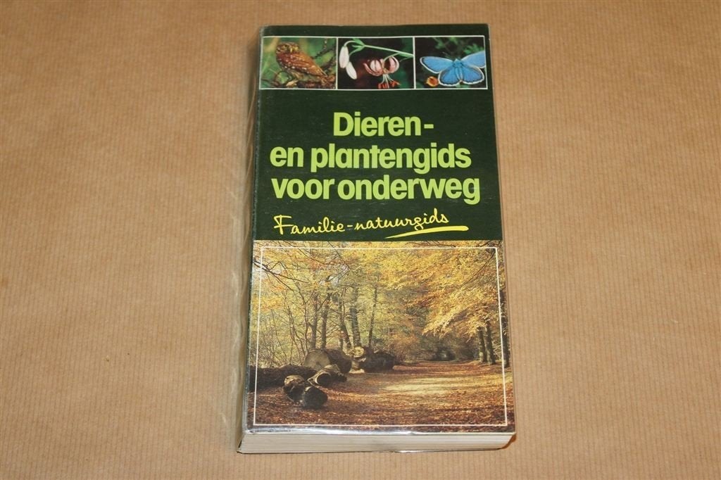 Familie-Natuurgids Dieren en Planten — Rijk Geïllustreerd, Ophalen of Verzenden, Gelezen, Natuur algemeen