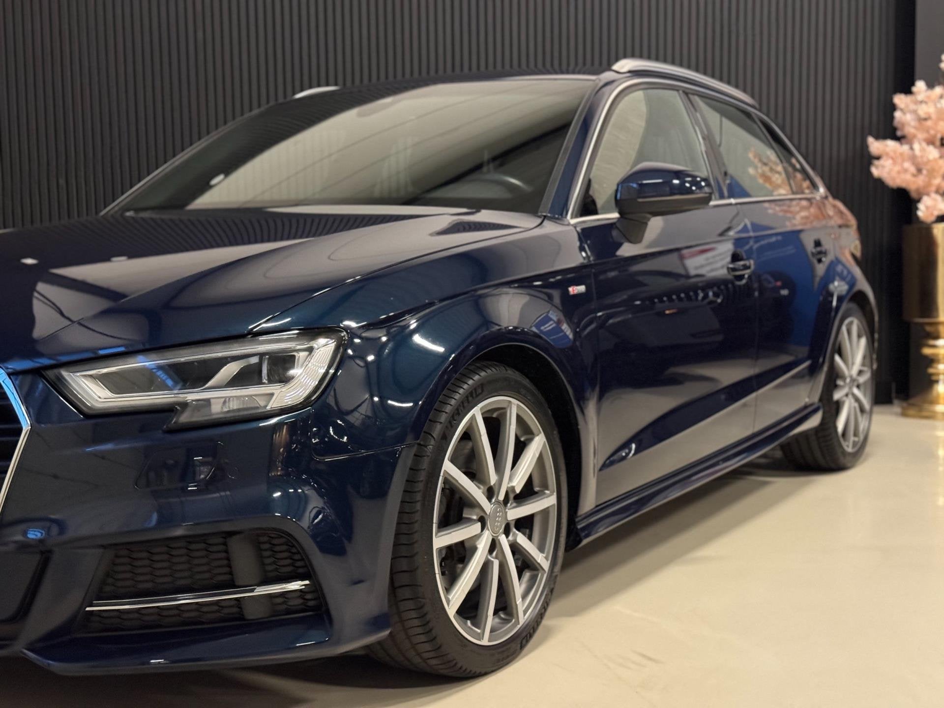Audi A3 SPORTBACK 40 TFSI S-LINE | VIRTUAL | B&O | KEYLESS |, Auto's, Blauw, Leder, Bedrijf, 1600 kg