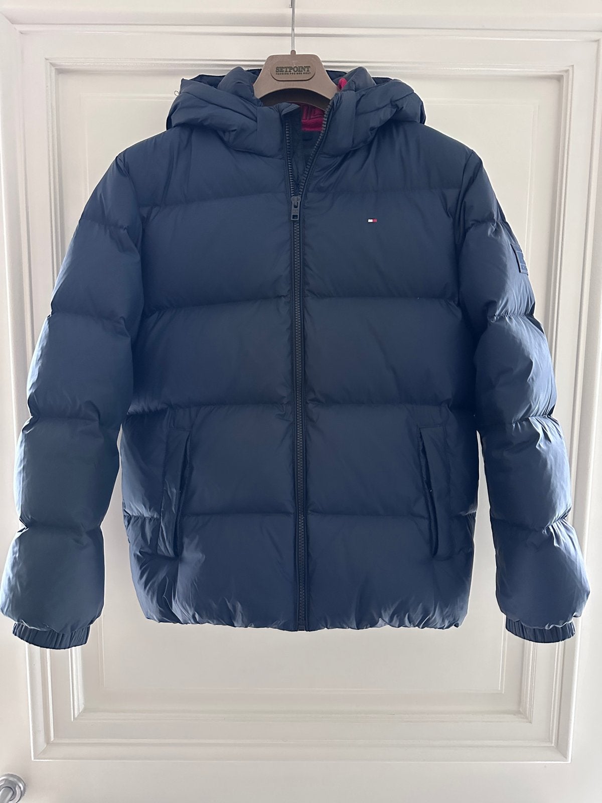 Tommy Hilfiger Puffer Jas (maat 164) Donkerblauw (ZGAN), Ophalen of Verzenden, Zo goed als nieuw, Jongen of Meisje