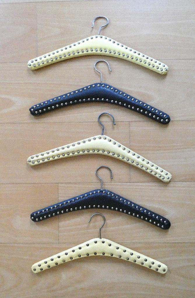5 retro kleerhangers, Verzamelen, Retro, Ophalen, Huis en Inrichting