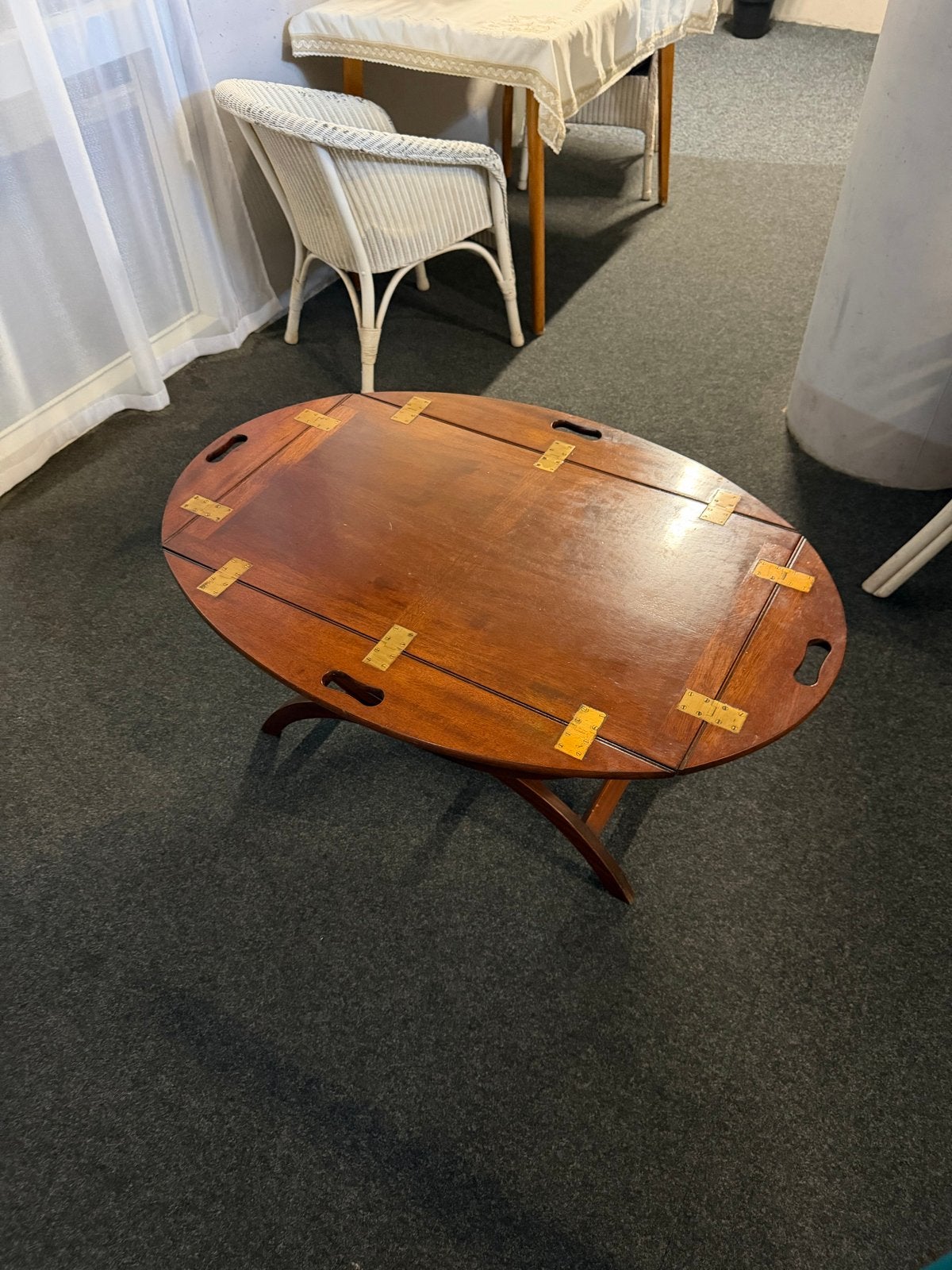 Butler Tray Table / Dienbladtafel - Mahonie(kleurig) Hout, 45 tot 60 cm, Gebruikt, Ovaal, Hout