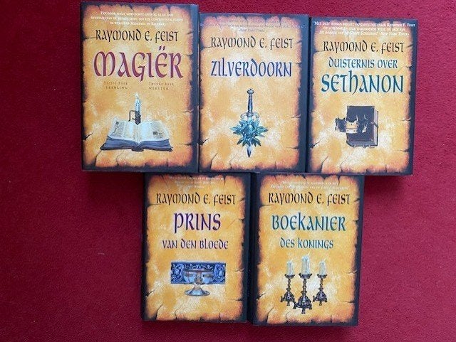 RAYMOND FEIST,DIVERSE COMPLETE SERIES TE KOOP,ALLEMAAL IN HA, Boeken, Fantasy, Ophalen of Verzenden