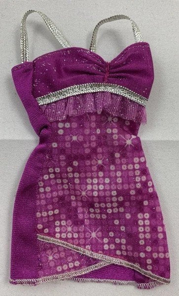 Barbie Loves Glitter Makeup T7435 Pop paarse jurk kleding, Verzamelen, Poppen, Coolsingel 104, 3011 AG Rotterdam, Netherlands