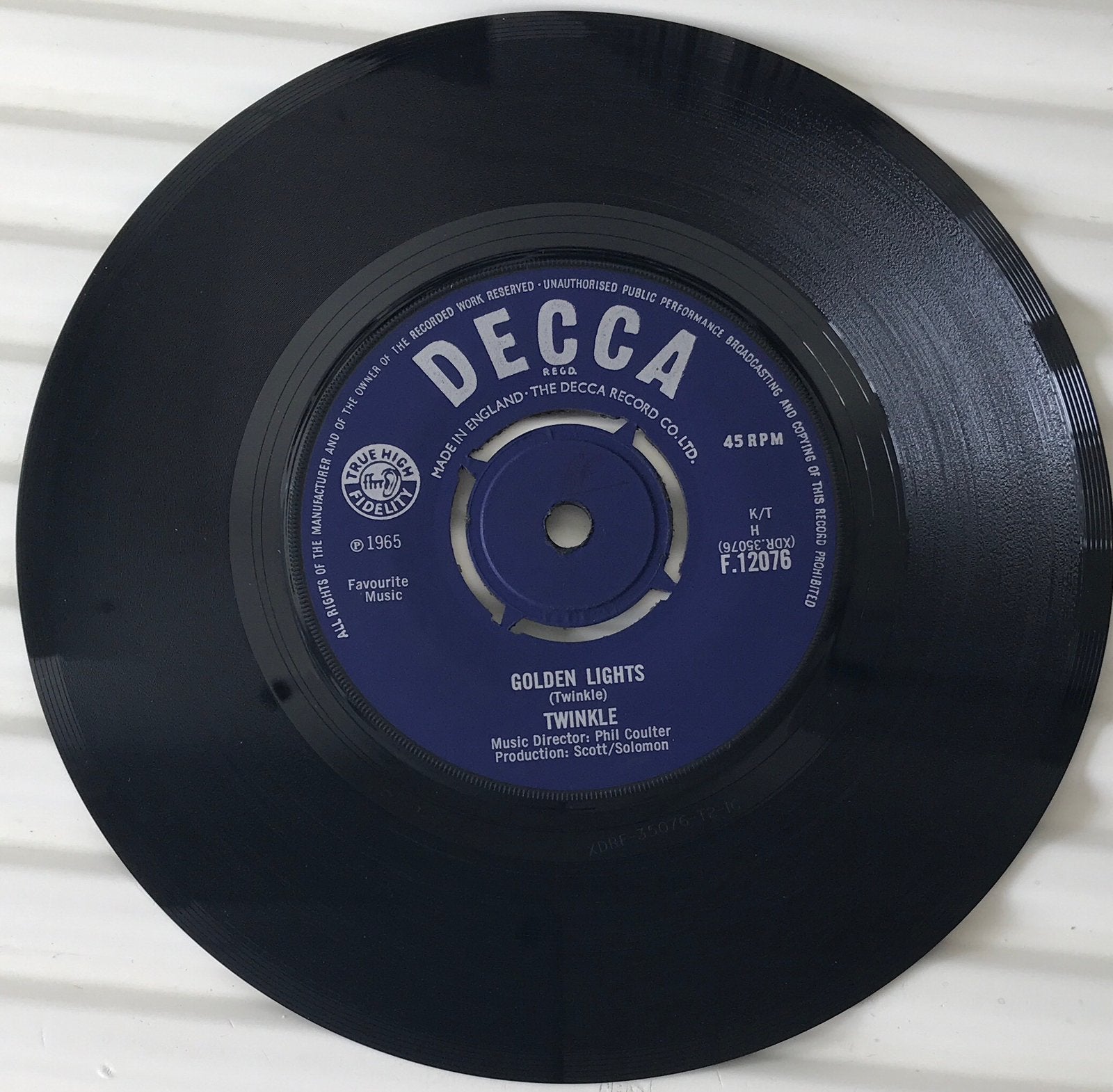 Foto 4 van TWINKLE - Golden lights (NL’65) plaat ALS NIEUW (UKop21)