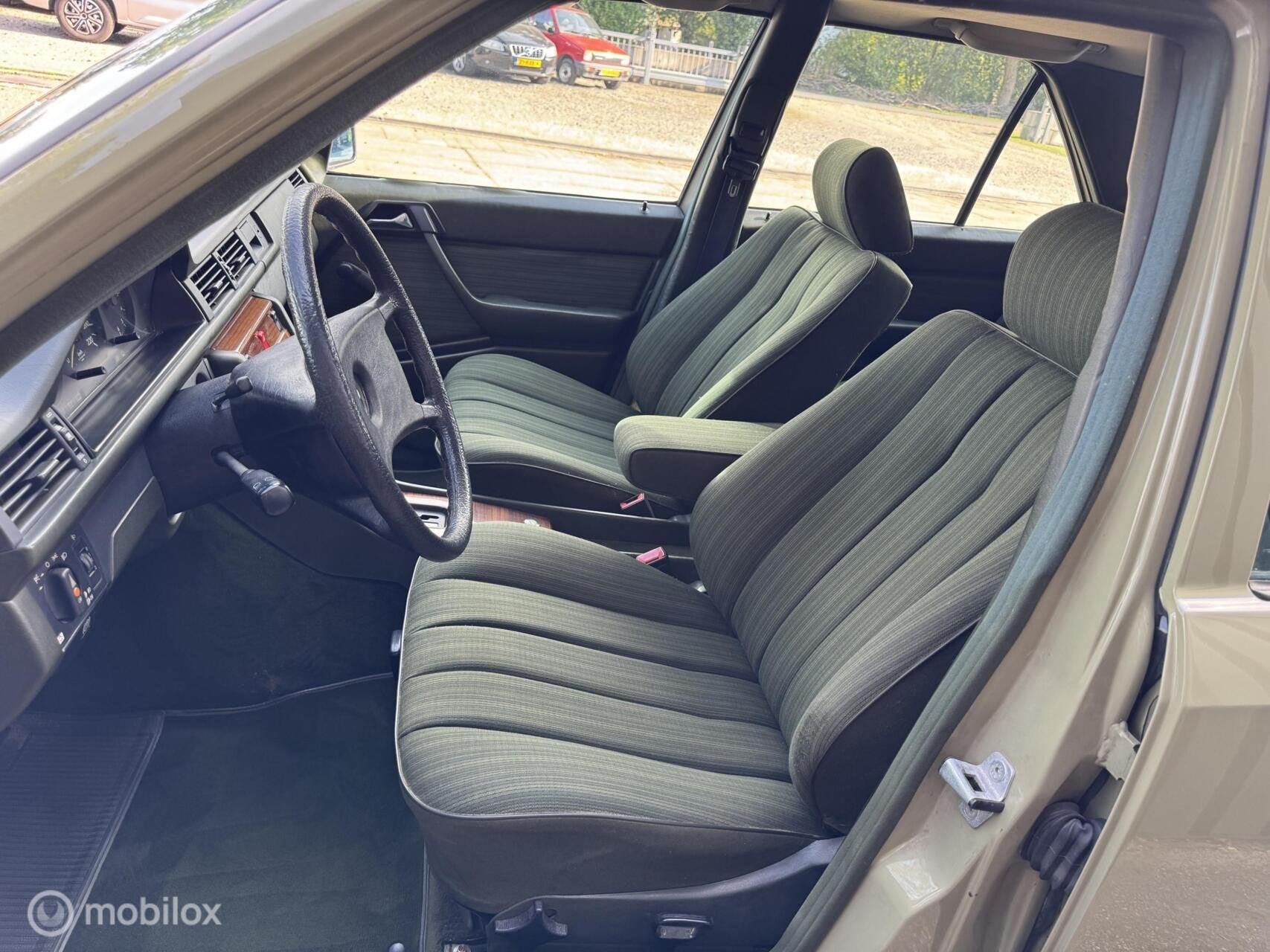 Mercedes-Benz 300D W124 Automaat/Schuifdak/Hydr.vering/Cruis, foto 9