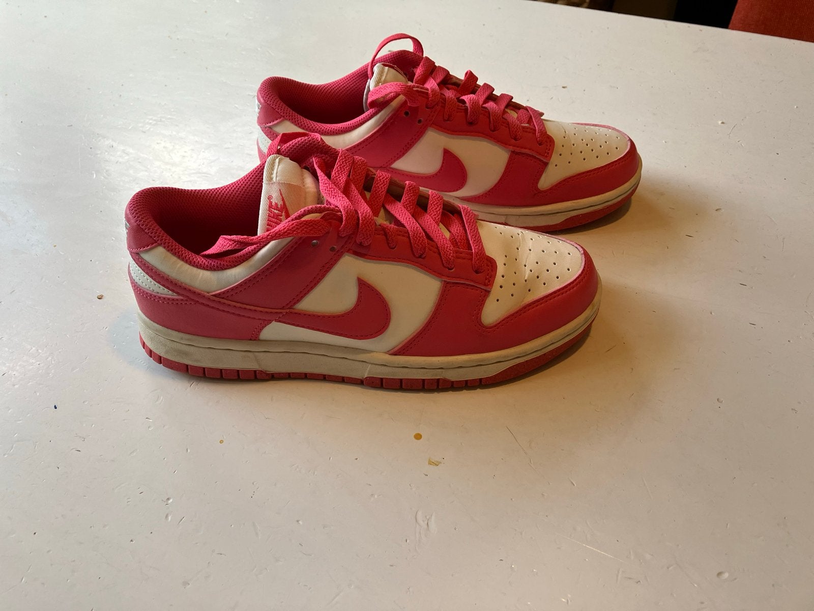 Nike Dunk Low Roze/Wit - Zo goed als nieuw, Ophalen of Verzenden, Zo goed als nieuw, Roze, Sneakers of Gympen