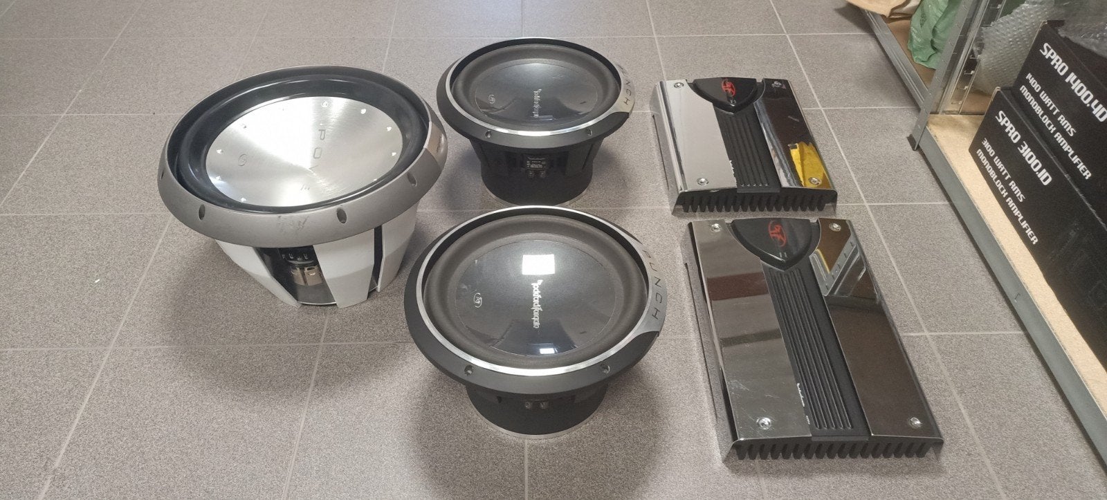 car audio subwoofers versterkers Rockford Fosgate topspul!, Auto diversen, Ophalen, Zo goed als nieuw