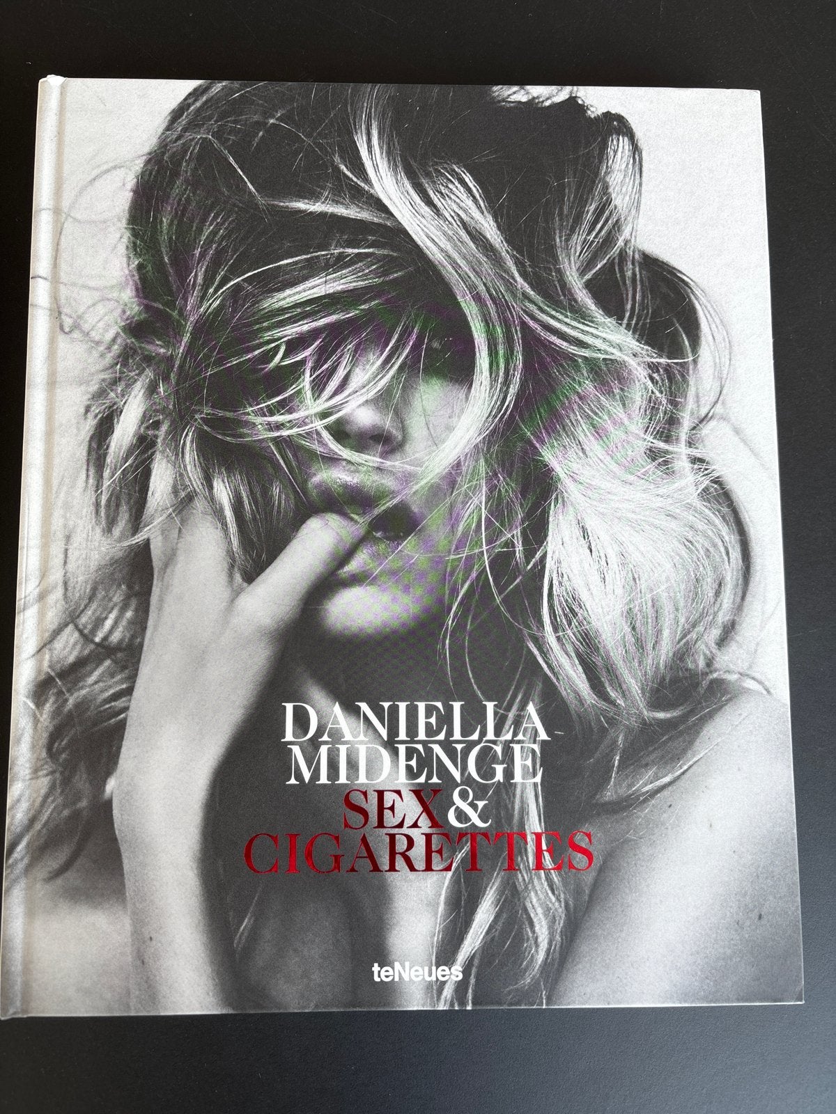 Daniella Midenge: Sex & Cigarettes Fotoboek teNeues, Boeken, Ophalen of Verzenden, Zo goed als nieuw, Fotografie algemeen