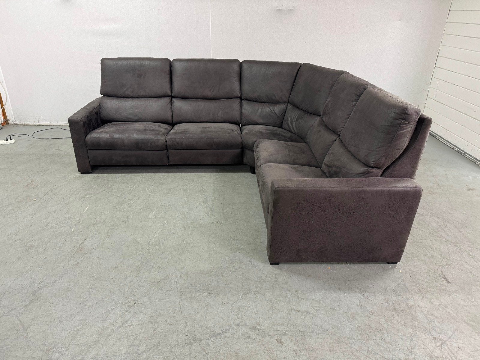 Grote hoekbank met relaxfunctie - Grijs 240x230 Levering, Modern, Comfortabel, 250 tot 300 cm, Gebruikt, 100 tot 125 cm
