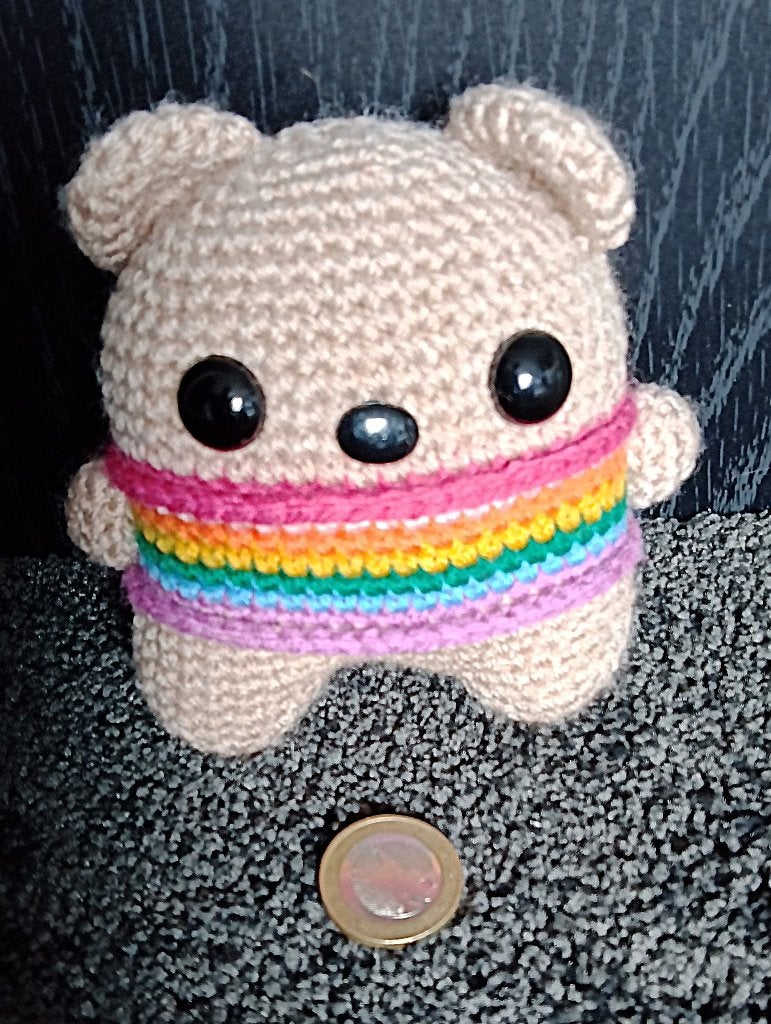Gehaakte knuffelbeer met regenboog trui, Ophalen, Overige merken, Beer, Zo goed als nieuw