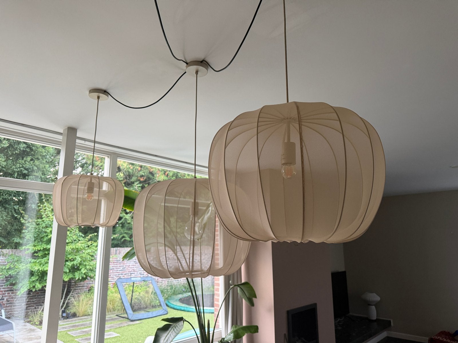 Set van 3 hanglampen Plumeria, Huis en Inrichting, Ophalen, Zo goed als nieuw, Textiel, E27 (groot)