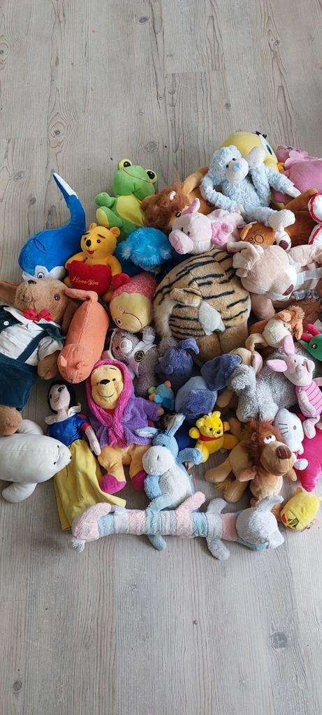 Knuffels, o.a. woezel, knorretje, winnie de poo enz, Kinderen en Baby's, Speelgoed | Knuffels en Pluche, Ophalen, Gebruikt, Overige typen