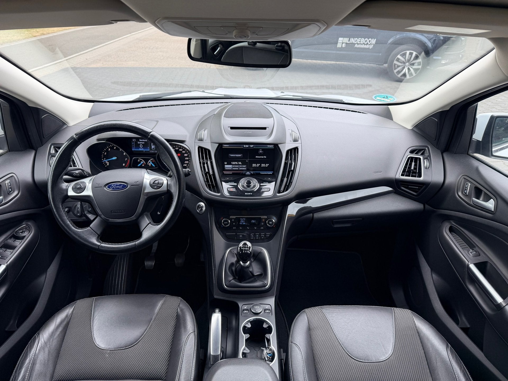 Ford Kuga 1.5 Titanium Styling Pack, Auto's, Ford, 4 cilinders, Wit, Bedrijf, Handgeschakeld