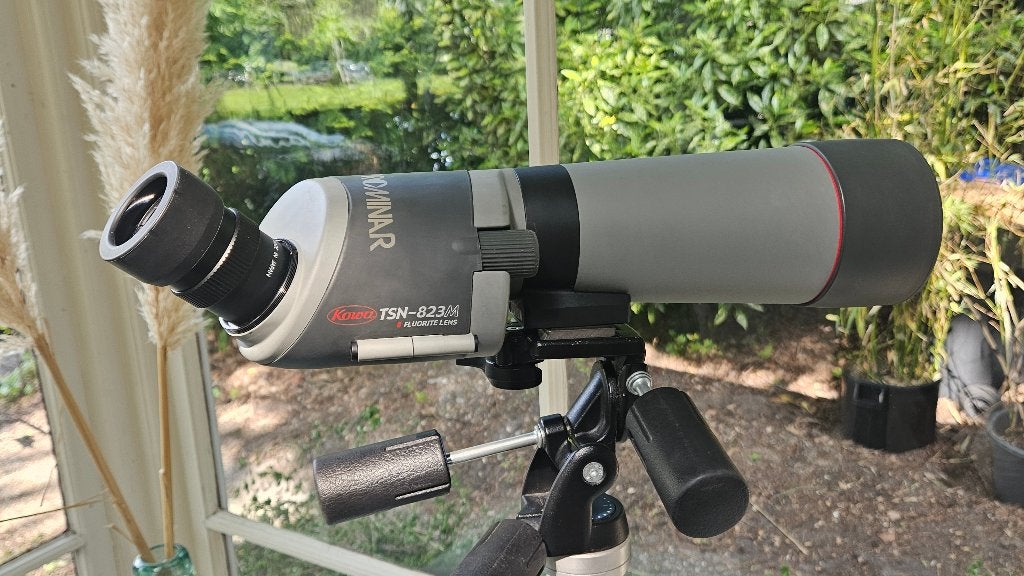 Kowa TSN-4 en TSN-823M - Spotting scopes i.g.st. met statief, Audio, Tv en Foto, Optische apparatuur | Telescopen, Gebruikt, Lenzentelescoop (refractor)