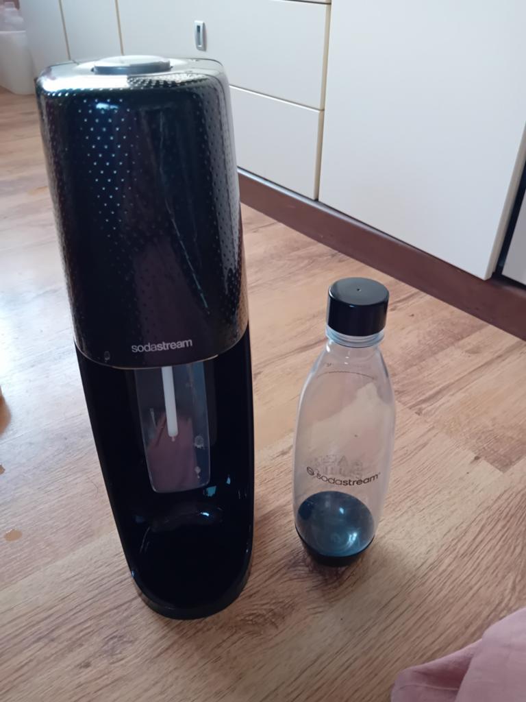 Sodastream bruiswatermachine met fles, Ophalen of Verzenden, Gebruikt