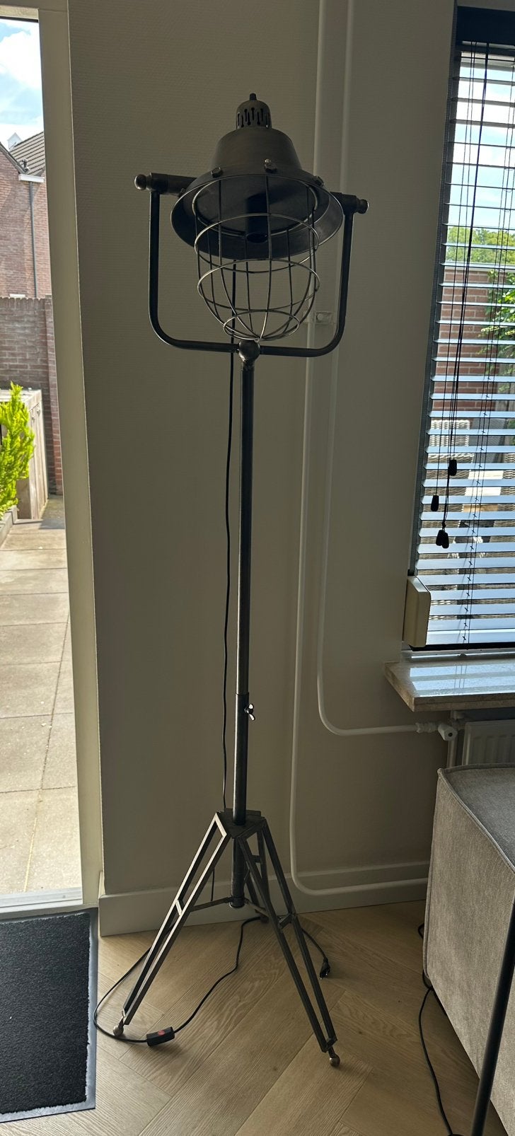 Metalen staande  lamp ( vloerlamp ) en schemerlamp., Huis en Inrichting, Lampen | Vloerlampen, Ophalen, Zo goed als nieuw, Metaal