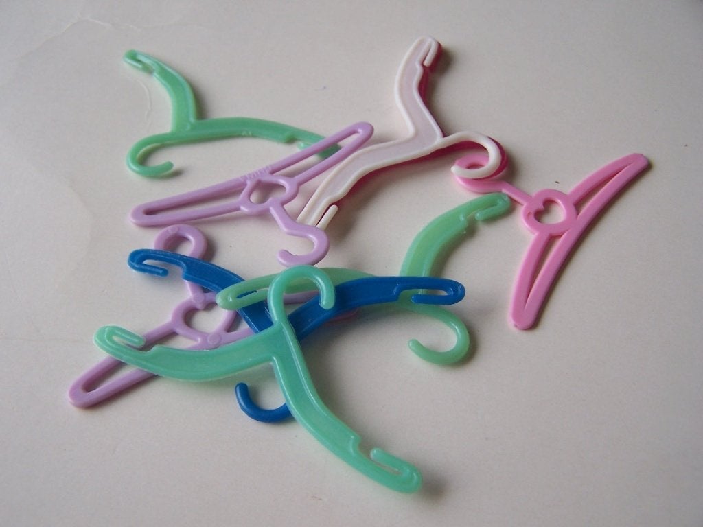 Oude Barbie hangertjes enz, Ophalen of Verzenden, Gebruikt