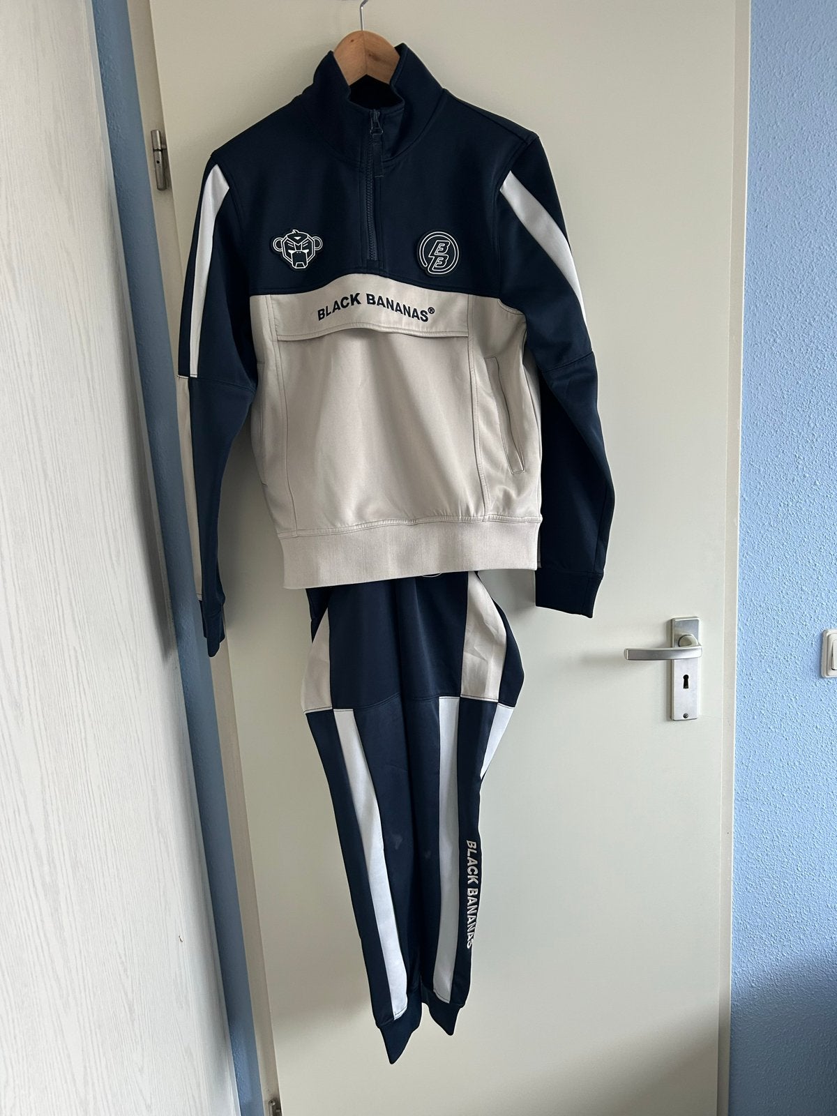 Black Bananas trainingspak - Lichte beschadiging broek, Ophalen of Verzenden, Gedragen, Blauw